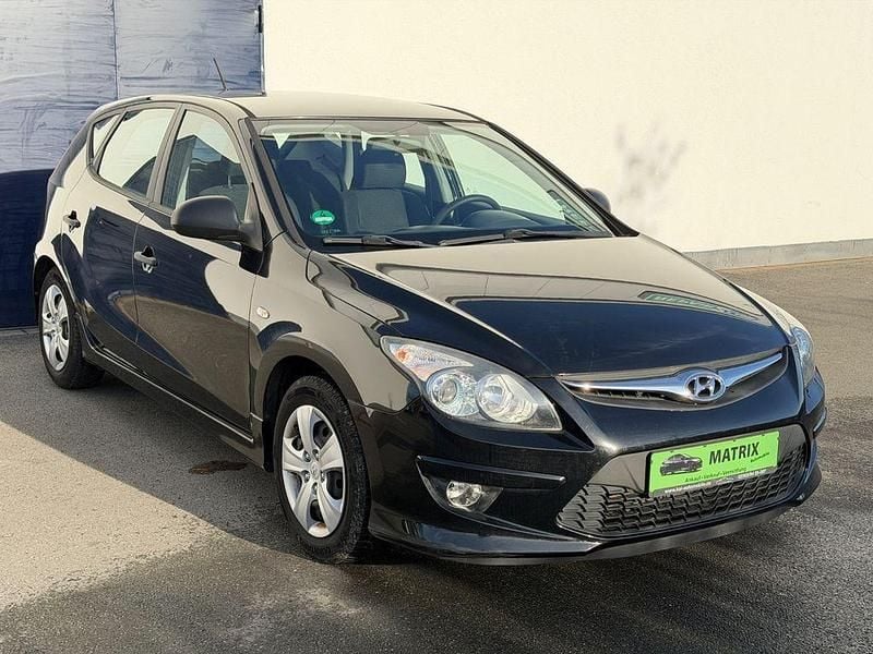 Gebraucht Hyundai i30 Edition 109 PS (80 kW) 2012 Schwarz Limousine