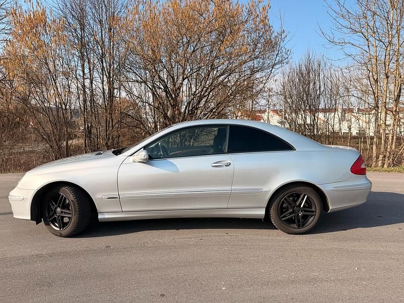 Gebraucht Mercedes CLK220 150 PS (110 kW) 2007 Grau Coupé