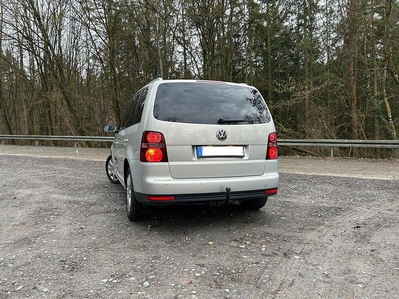 Gebraucht VW Touran Highline 170 PS (125 kW) 2009 Silber Van / Kleinbus
