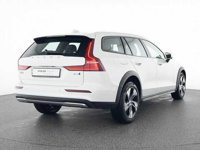 Gebraucht Volvo V60 CC 145 PS (106 kW) 2023 Kombi