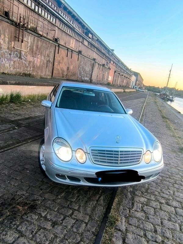 Silber Gebraucht 2005 Mercedes E280 Elegance Limousine | 2.800 € (Superpreis) - Bild 1/4