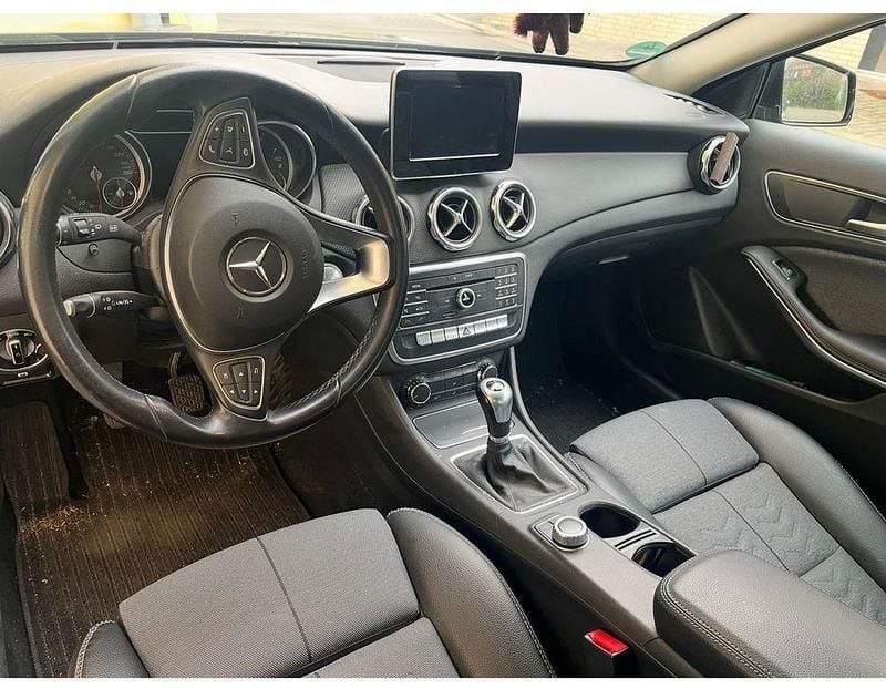 Gebraucht Mercedes GLA180 Style 122 PS (89 kW) 2017 Schwarz SUV