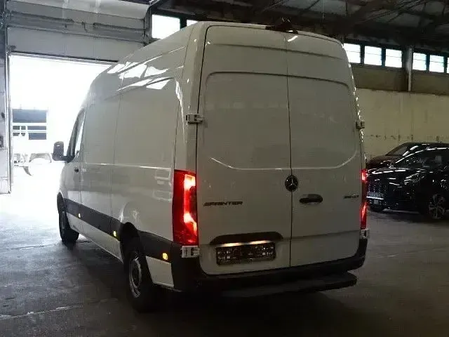 Usado Mercedes Sprinter 190 HP (139 kW) 2021 Branco Van