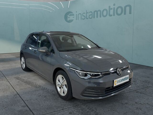 Grau Gebraucht 2020 VW Golf VIII Life Limousine | 20.504 € (Etwas zu teuer) - Bild 1/2