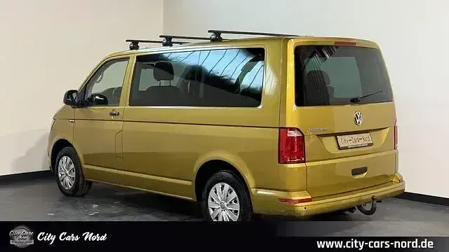 Gebraucht VW Multivan 102 PS (75 kW) 2019 Gelb Van / Kleinbus