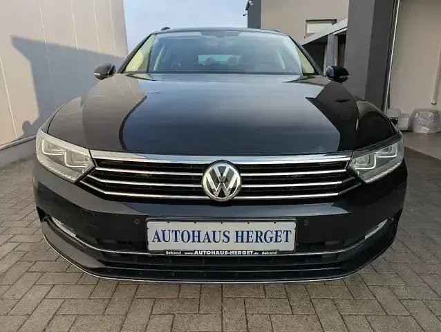 Gebraucht VW Passat Comfortline 190 PS (139 kW) 2019 Deep black Kombi