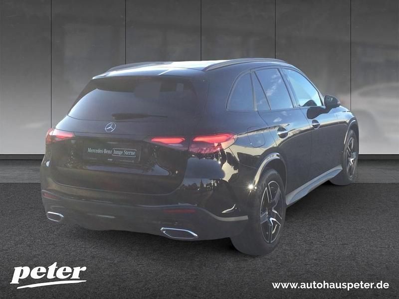 Gebraucht Mercedes GLC200 AMG 204 PS (150 kW) 2023 Unilack schwarz SUV