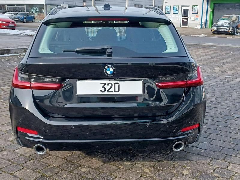 Gebraucht BMW 320 190 PS (139 kW) 2024 Schwarz Kombi