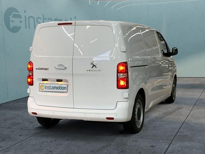 Gebraucht Peugeot e-Expert 100 kW (136 PS) 2024 Weiß Van