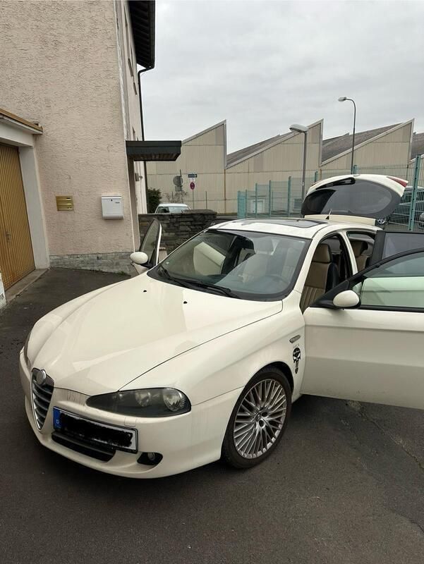 Beige Gebraucht 2009 Alfa Romeo 147 Kleinwagen | 2.300 € (Fairer Preis) - Bild 1/4