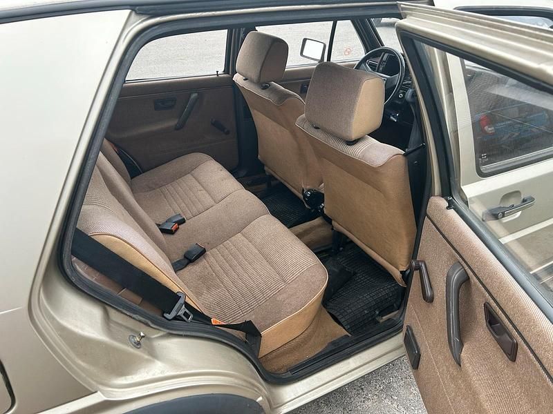 Gebraucht VW Golf II 55 PS (40 kW) 1986 Silber Kleinwagen