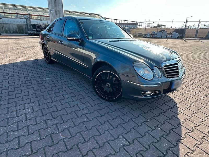 Gebraucht Mercedes E280 240 PS (176 kW) 2006 Grau Limousine