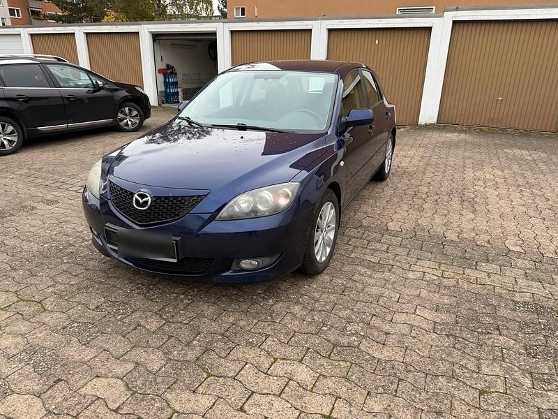 Blau Gebraucht 2005 Mazda 3 Comfort Limousine | 900 € (Superpreis) - Bild 1/4