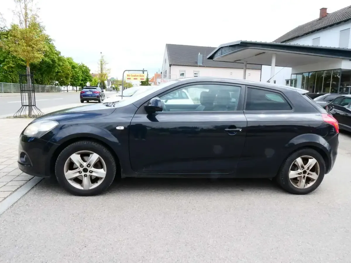 Gebraucht Kia Ceed 109 PS (80 kW) 2008 Schwarz Kleinwagen