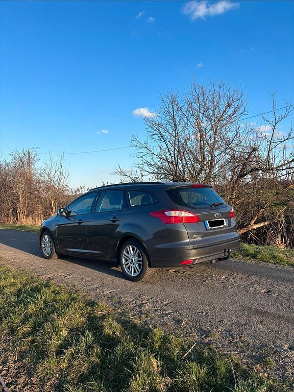 Usata Ford Focus 125 CV (91 kW) 2013 Grigio Station wagon