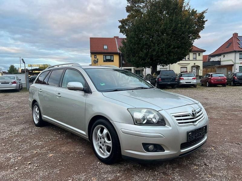 Silber Gebraucht 2007 Toyota Avensis Edition Kombi | 1.799 € (Guter Preis) - Bild 1/4