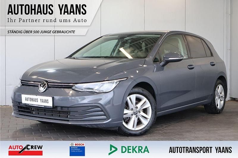 Grau Gebraucht 2020 VW Golf VIII Life Limousine | 18.289 € (Fairer Preis) - Bild 1/4