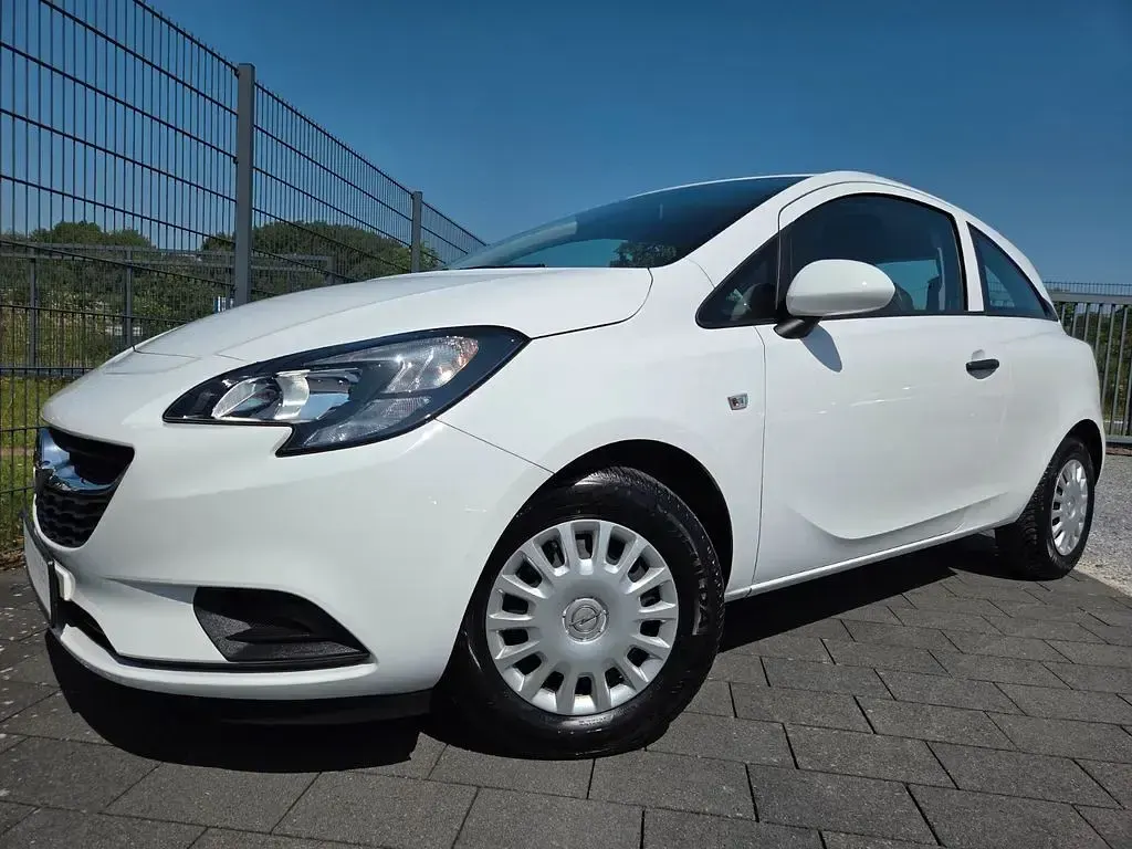 Gebraucht Opel Corsa Selection 69 PS (50 kW) 2017 Schneeweiss/olympic/summit white Kleinwagen
