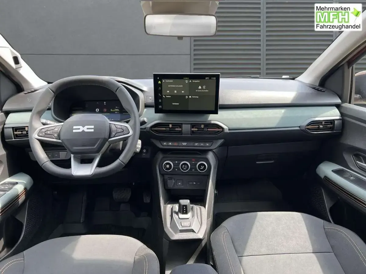 Neu Dacia Jogger Extreme 122 PS (89 kW) 2026 Terracottabraun Van / Kleinbus