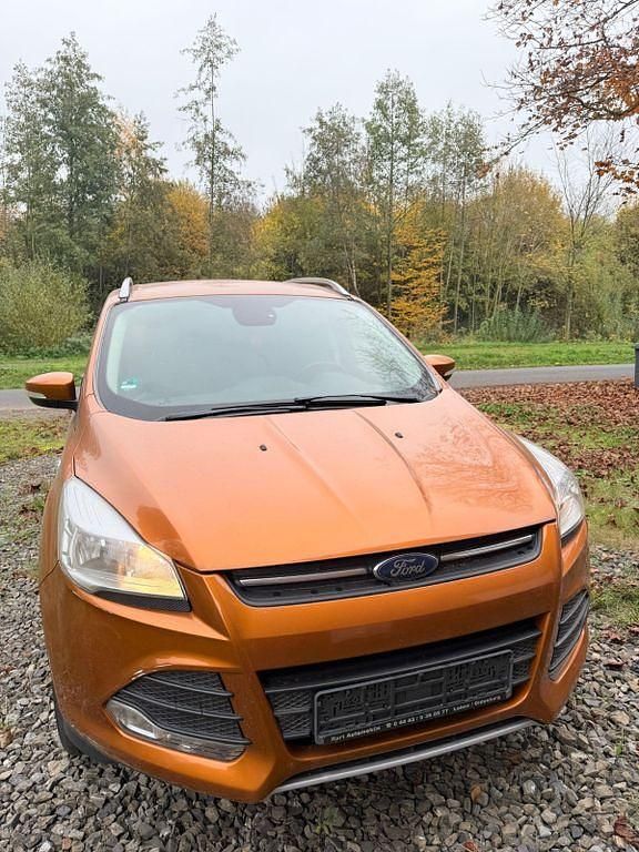 Gebraucht Ford Kuga Individual 150 PS (110 kW) 2016 Orange SUV