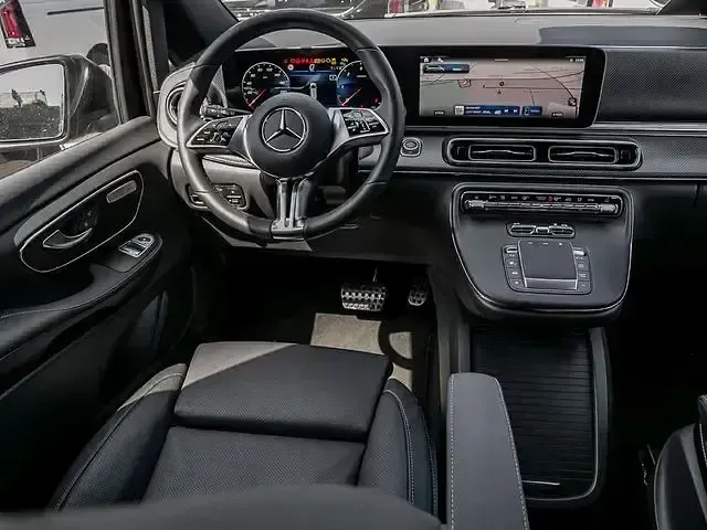 Gebraucht Mercedes V250 Avantgarde 190 PS (139 kW) 2025 Schwarz Van / Kleinbus