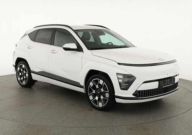 Atlas white Gebraucht 2023 Hyundai Kona Prime SUV | 32.494 € (Superpreis) - Bild 1/1