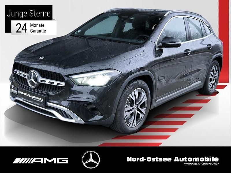Metalliclack kosmosschwarz Gebraucht 2025 Mercedes GLA200 Progressive SUV | 39.490 € (Fairer Preis) - Bild 1/4