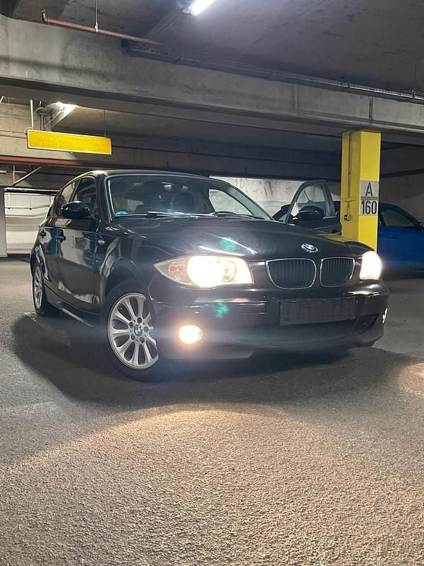 Schwarz Gebraucht 2005 BMW 118 Kleinwagen | 1.800 € (Guter Preis) - Bild 1/4