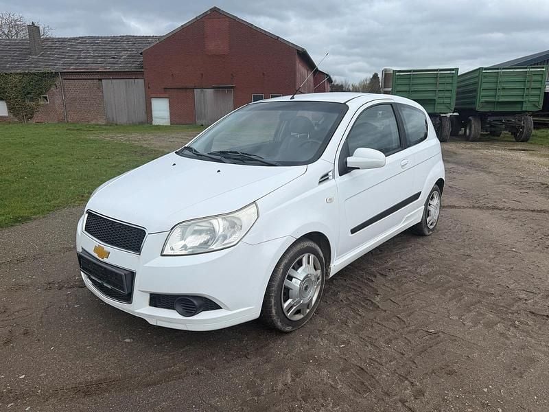 Gebraucht Chevrolet Aveo 84 PS (61 kW) 2008 Weiß Kleinwagen