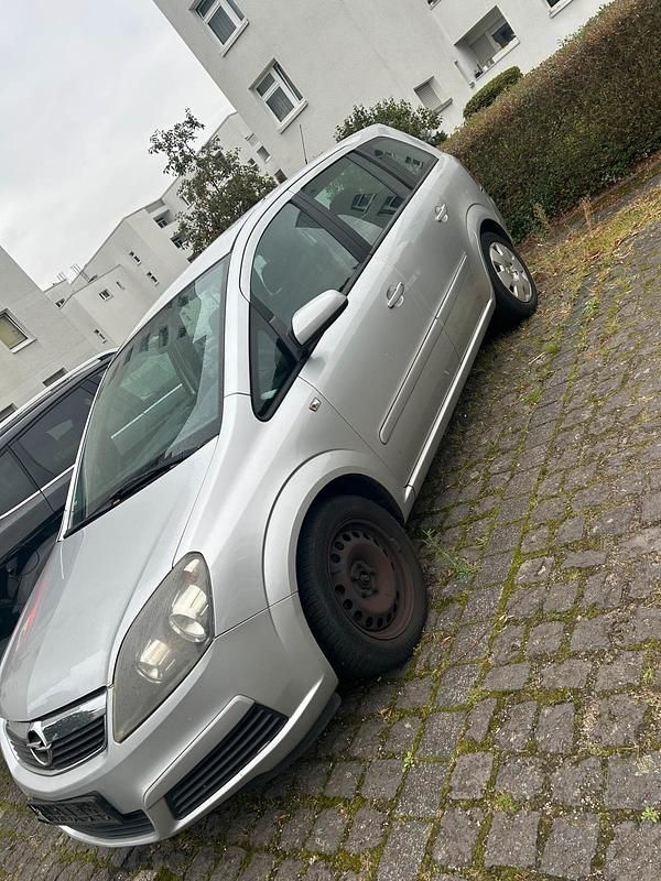 Silber Gebraucht 2006 Opel Zafira Van / Kleinbus | 1.100 € - Bild 1/4