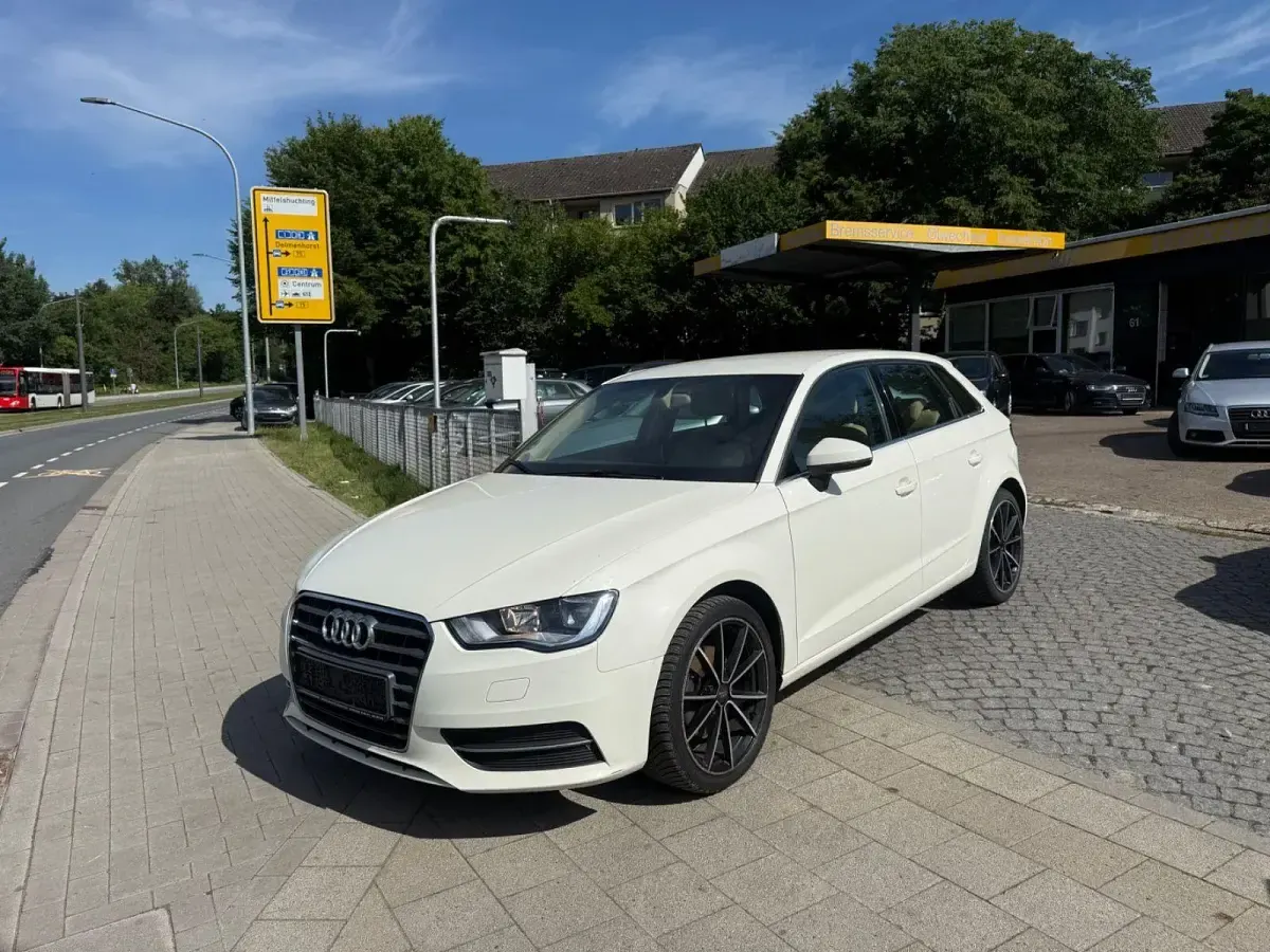 Gebraucht Audi A3 Ambiente 150 PS (110 kW) 2014 Weiß Limousine