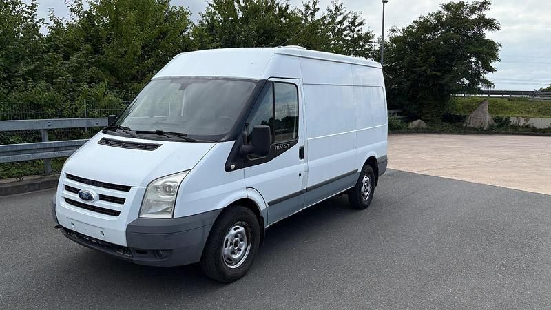 Weiß Gebraucht 2010 Ford Transit Van / Kleinbus | 5.890 € (Fairer Preis) - Bild 1/4