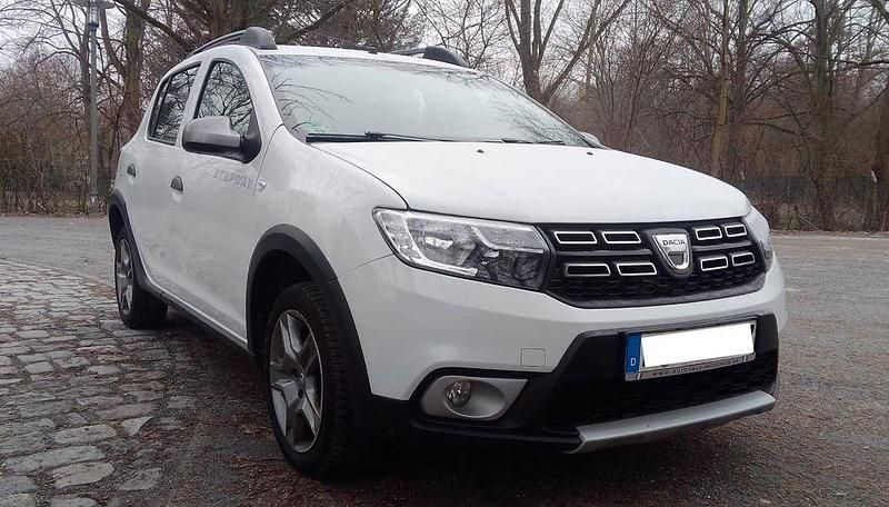 Gebraucht Dacia Sandero Stepway 73 PS (53 kW) 2019 Weiß Limousine