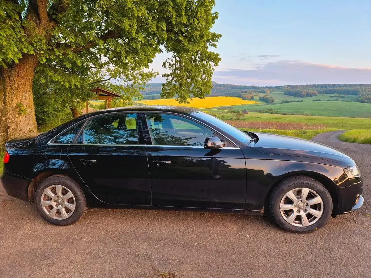 Gebraucht Audi A4 124 PS (91 kW) 2013 Schwarz Limousine