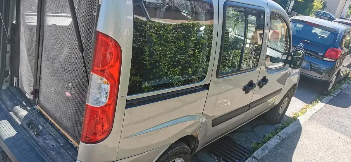 Occasion Fiat Doblò 77 ch (56 kW) 2006 Argent Monospace