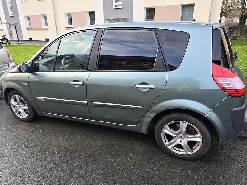 Gebraucht Renault Mégane II 105 PS (77 kW) 2004 Andere farben Limousine