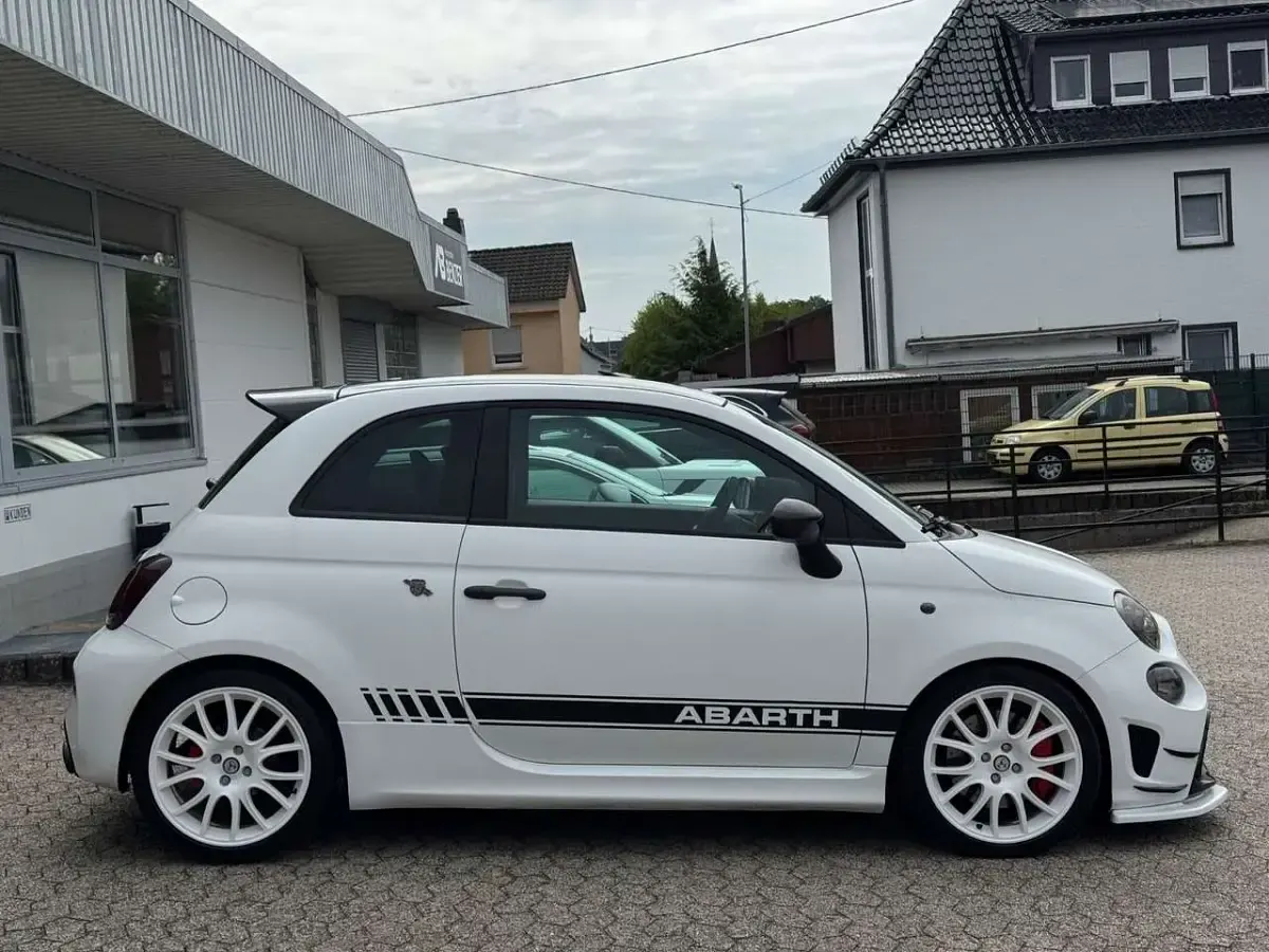 Gebraucht Abarth 595 Esseesse 179 PS (131 kW) 2021 Weiß Kleinwagen