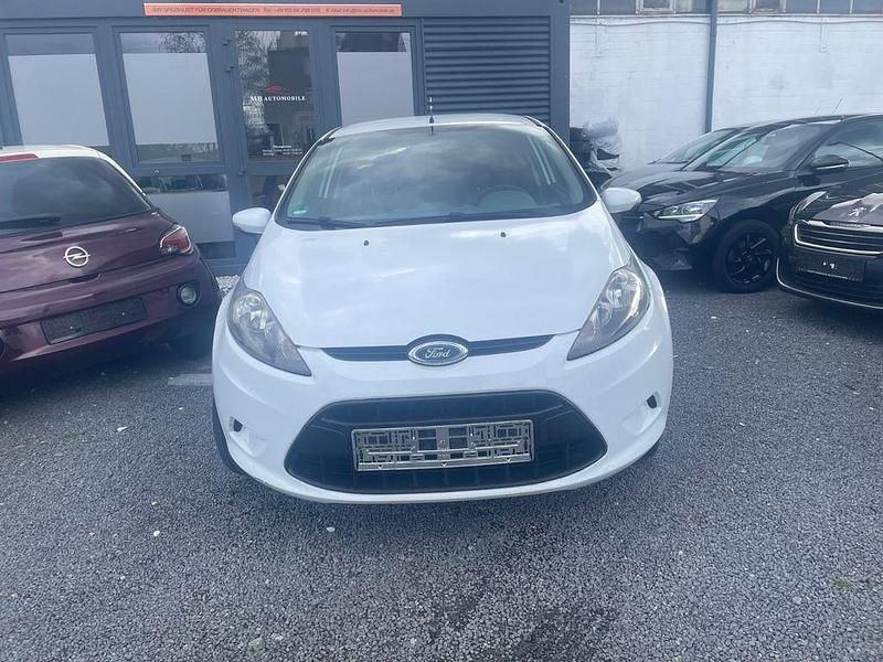 Gebraucht Ford Fiesta Trend 82 PS (60 kW) 2009 Weiß Kleinwagen