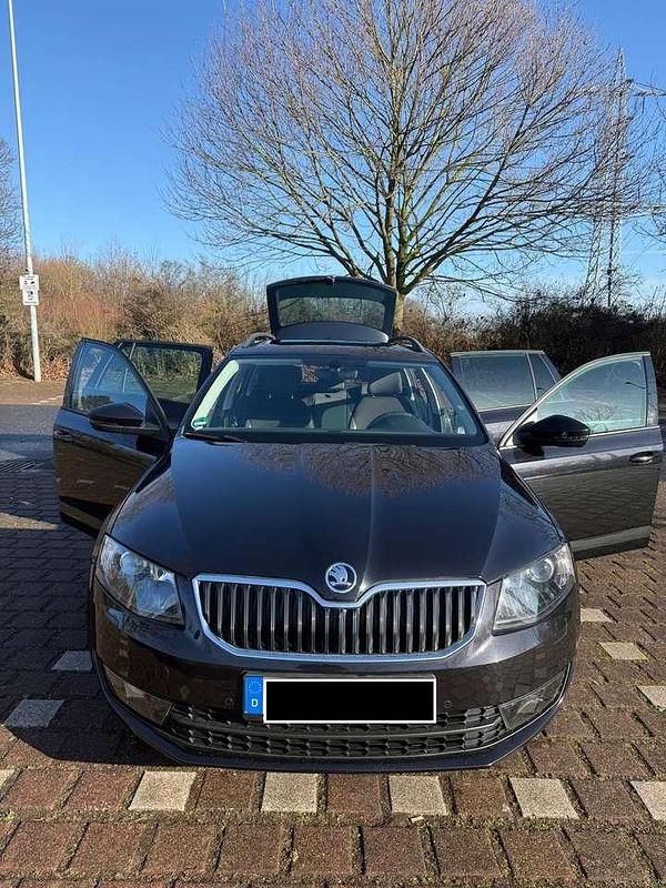 Gebraucht Skoda Octavia Ambition 150 PS (110 kW) 2016 Schwarz Kleinwagen
