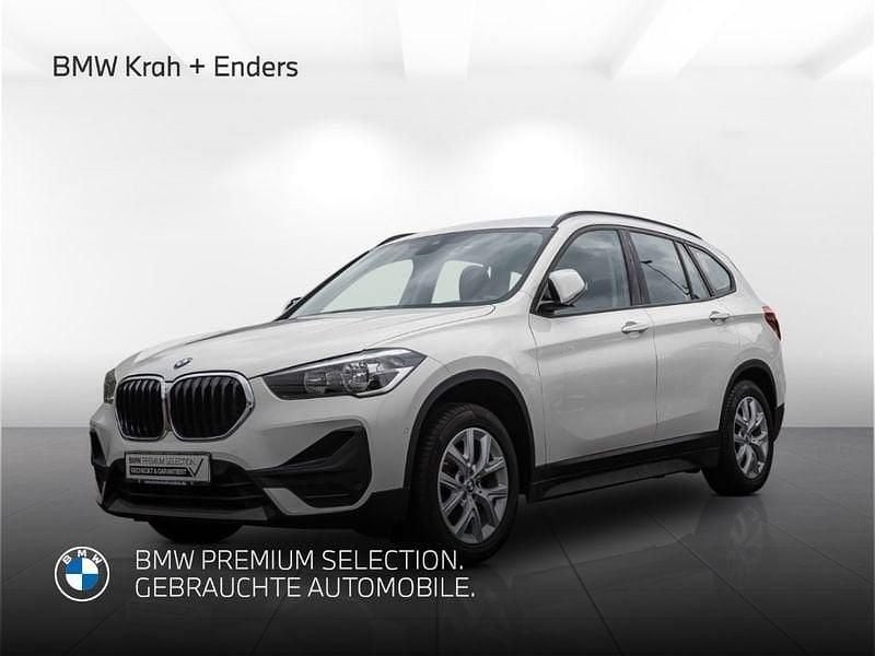 Alpinweiss iii Gebraucht 2022 BMW X1 SUV | 21.758 € (Guter Preis) - Bild 1/4