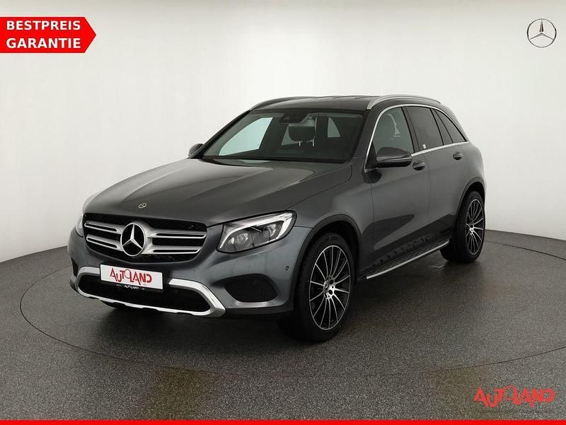 Grau Gebraucht 2018 Mercedes GLC350 AMG line SUV | 32.990 € (Fairer Preis) - Bild 1/4