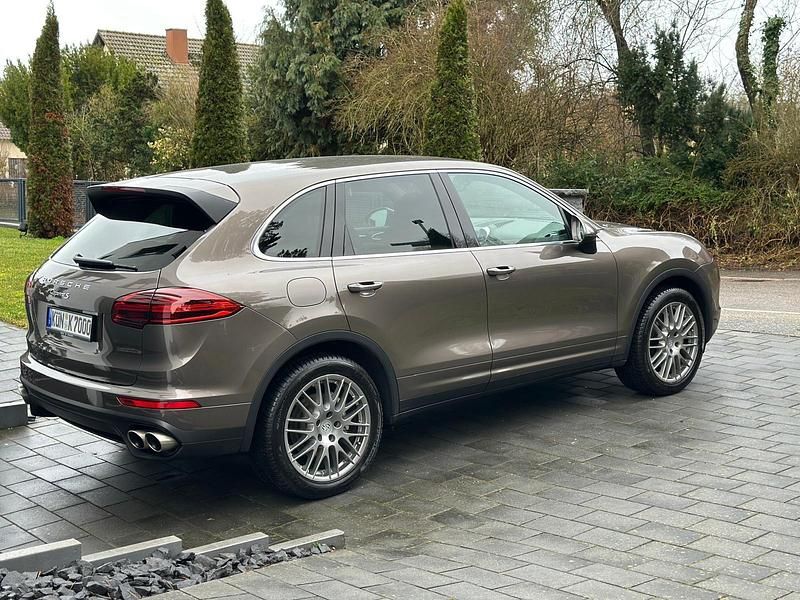 Gebraucht Porsche Cayenne S 420 PS (308 kW) 2016 Braun SUV