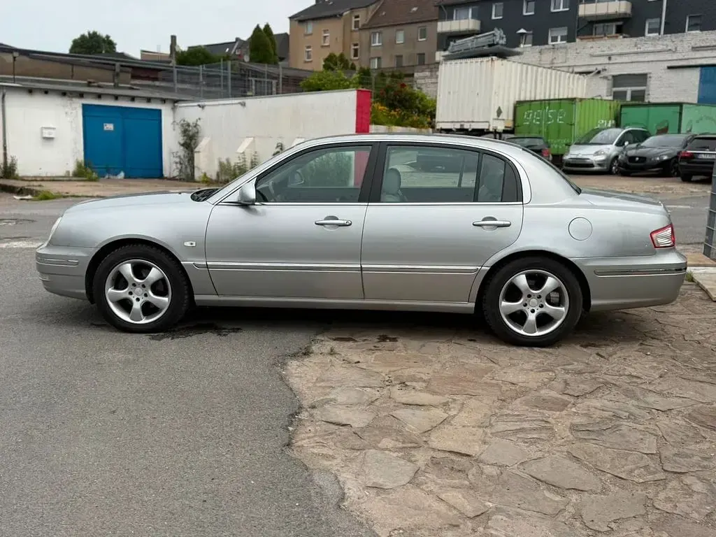 Gebraucht Kia Opirus 203 PS (149 kW) 2004 Silber Limousine