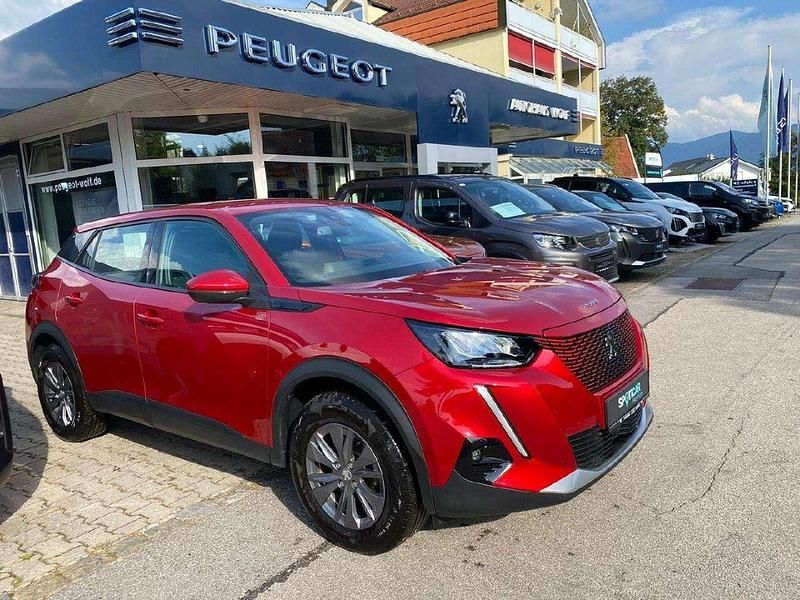 Gebraucht Peugeot e-2008 Active 100 kW (136 PS) 2021 Elixier rot met. SUV