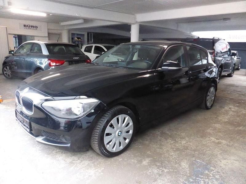 Gebraucht BMW 116 Advantage 116 PS (85 kW) 2014 Schwarz Kleinwagen