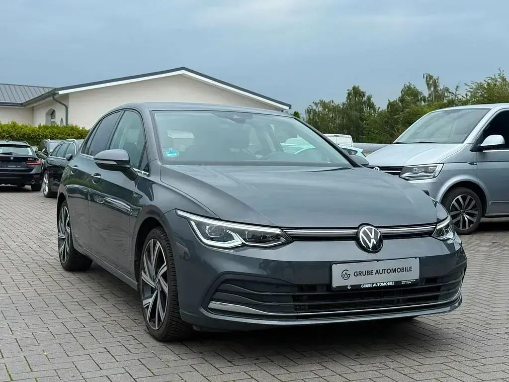 Gebraucht VW Golf VIII Style 190 PS (139 kW) 2022 Delfingrau Limousine