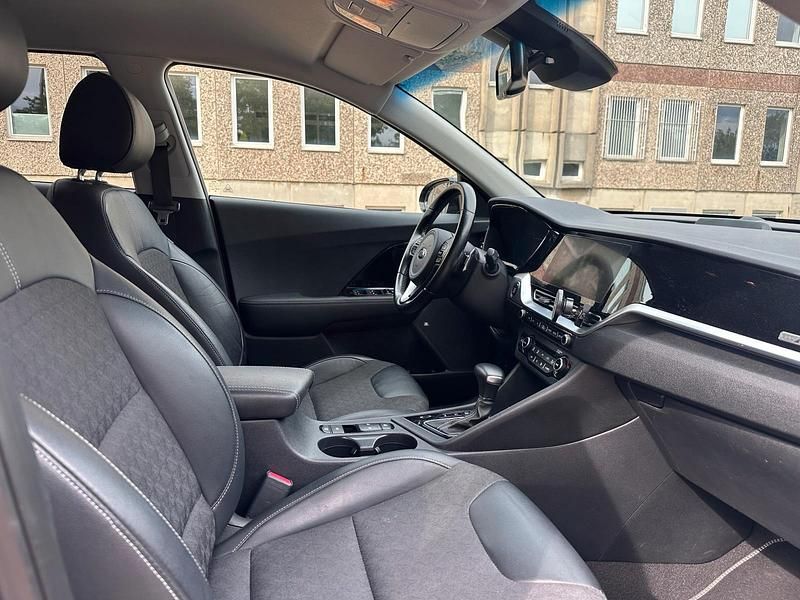 Gebraucht Kia Niro 105 PS (77 kW) 2019 Blau SUV