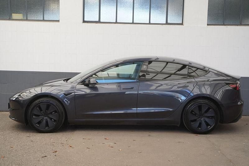 Gebraucht Tesla Model 3 Standard Range 208 kW (283 PS) 2024 Grau Limousine