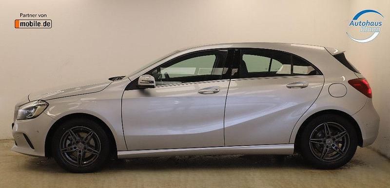 Gebraucht Mercedes A180 Style 122 PS (89 kW) 2016 Grau Limousine