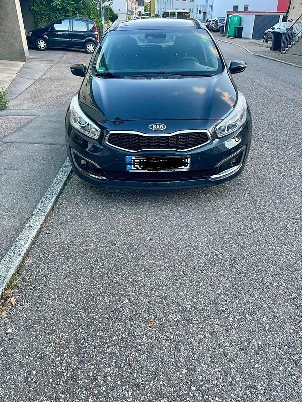 Schwarz Gebraucht 2017 Kia Ceed Platinum Edition Kombi | 12.900 € (Fairer Preis) - Bild 1/4